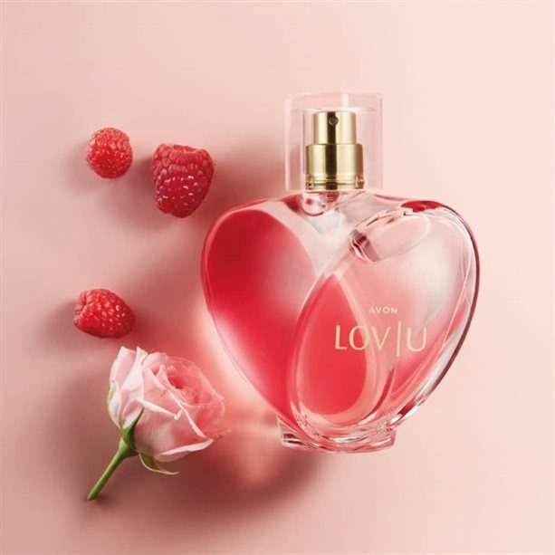 Fragranza Avon floreale , orientale e fruttata . Note di testa: mandarino.Note di cuore: rosa. Note di fondo: legno di sandalo.