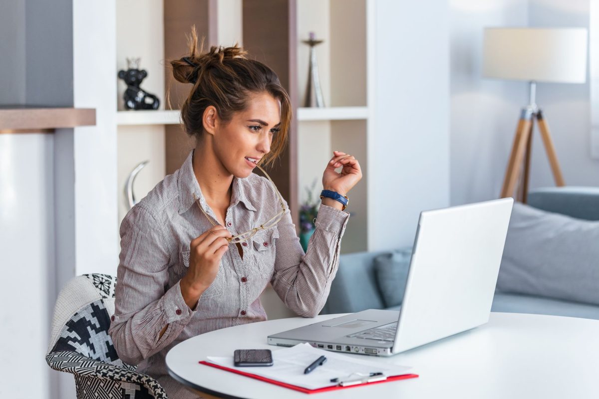 Studenti cercano lavoro AVON