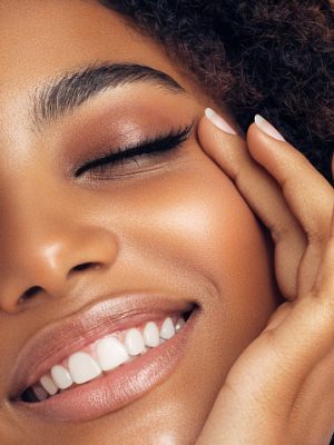 AVON Perché le donne si truccano?